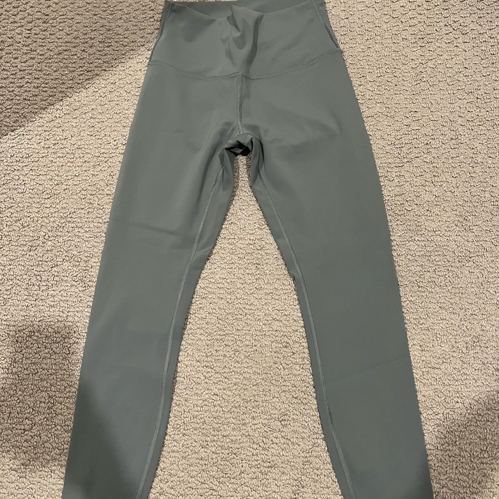 Lululemon Wunder Under 25”